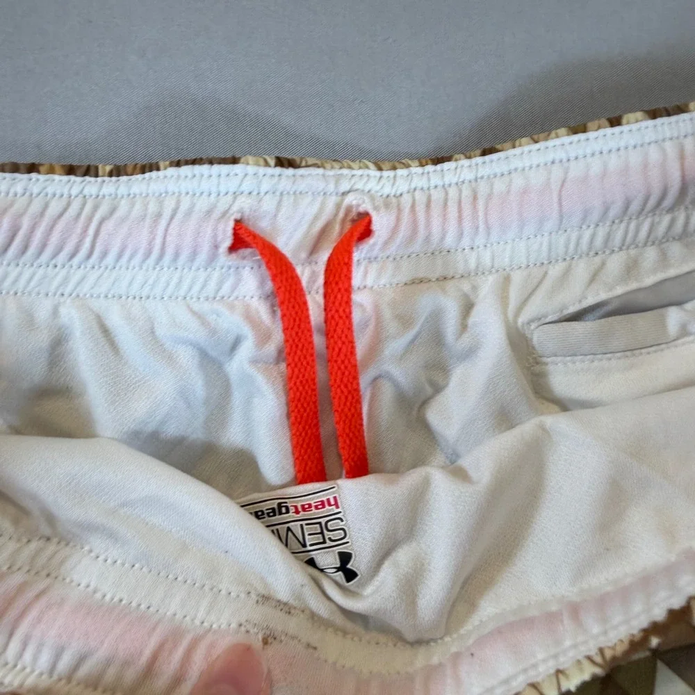 Under‎ Armour HeatGear Geometric Triangle Print Running Shorts Orange Tan Large